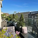 Penthouse Living Mitte 公寓 *